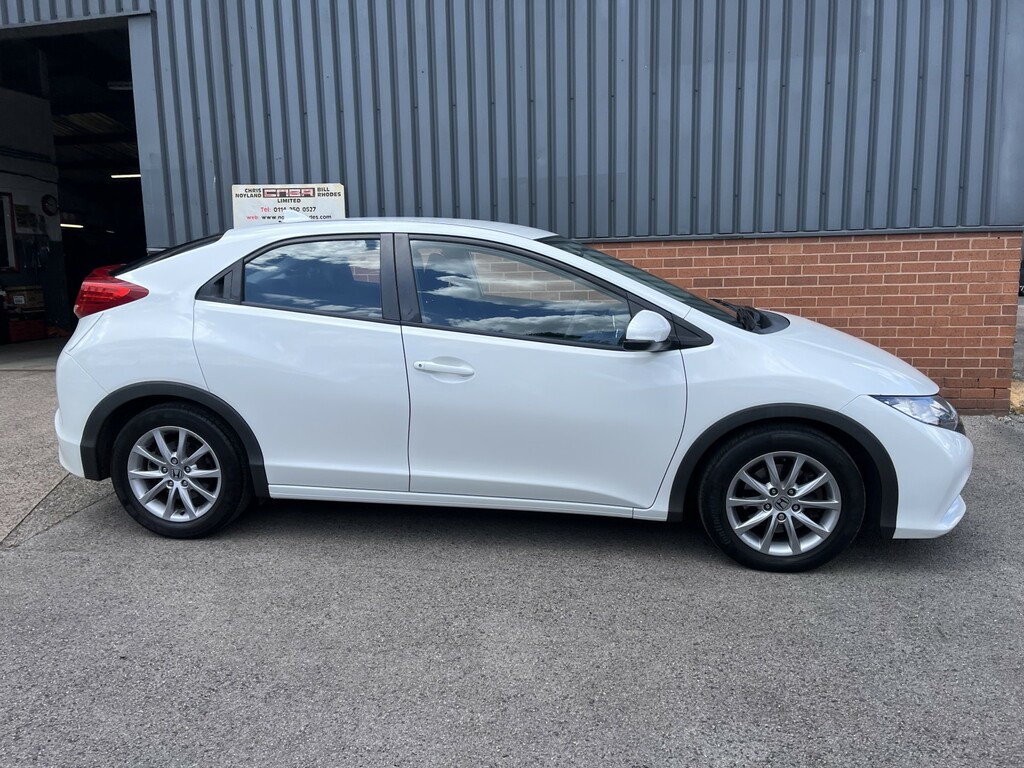 Honda Civic 1.8 I-vtec Se White #2