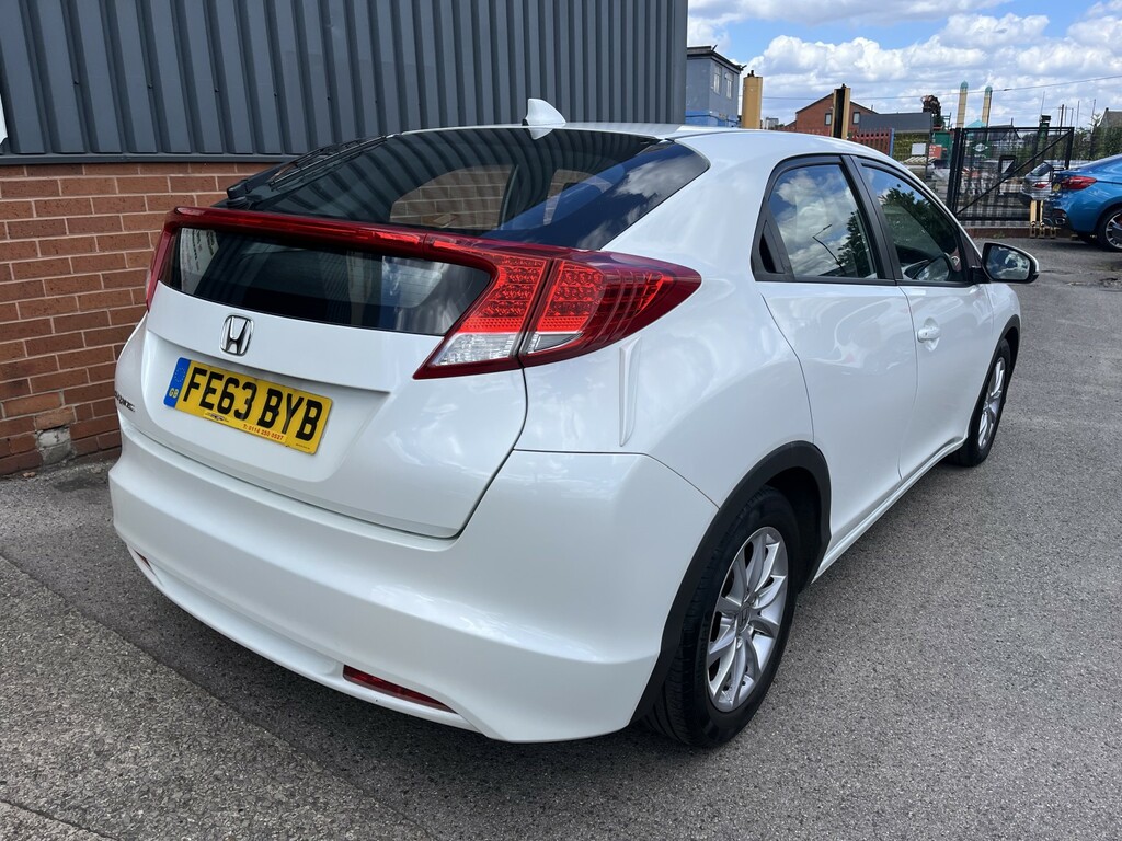 Honda Civic 1.8 I-vtec Se White #3