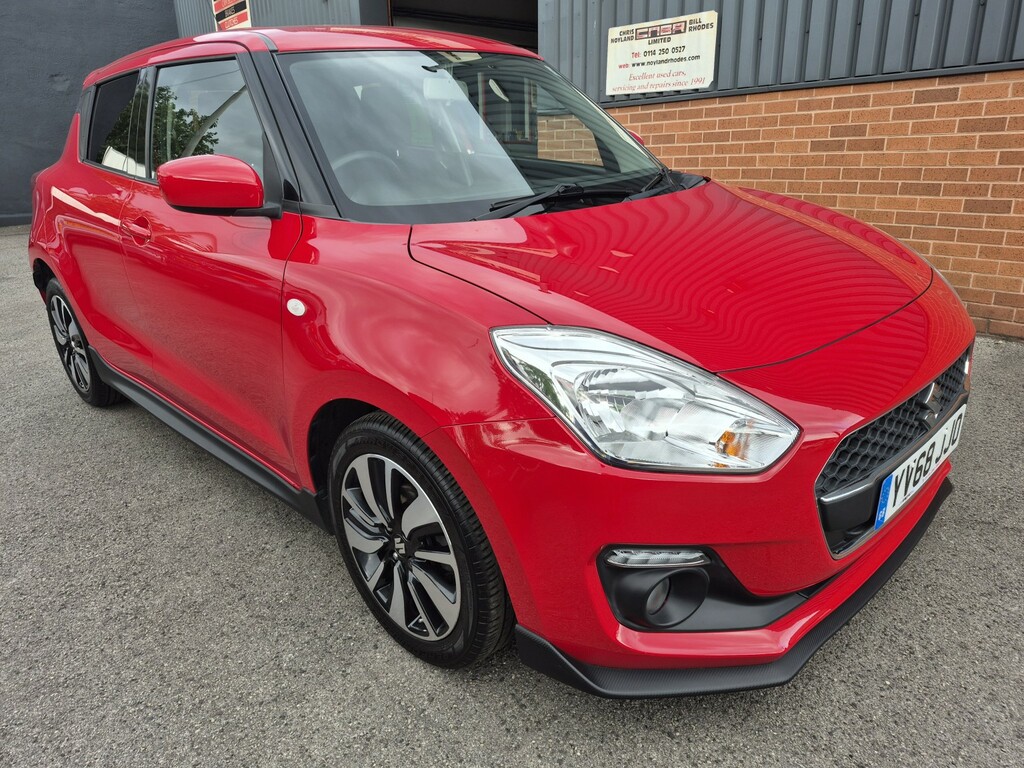 Suzuki Swift 1.2 Dualjet Attitude 2019 Red
