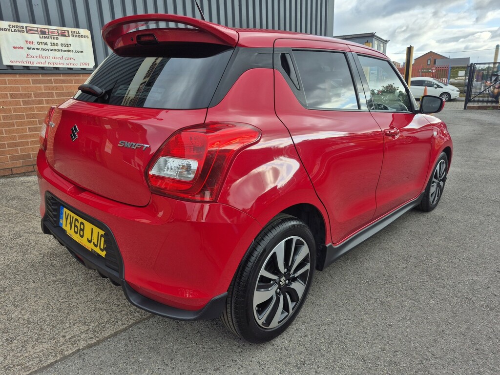 Suzuki Swift 1.2 Dualjet Attitude 2019 Red #2