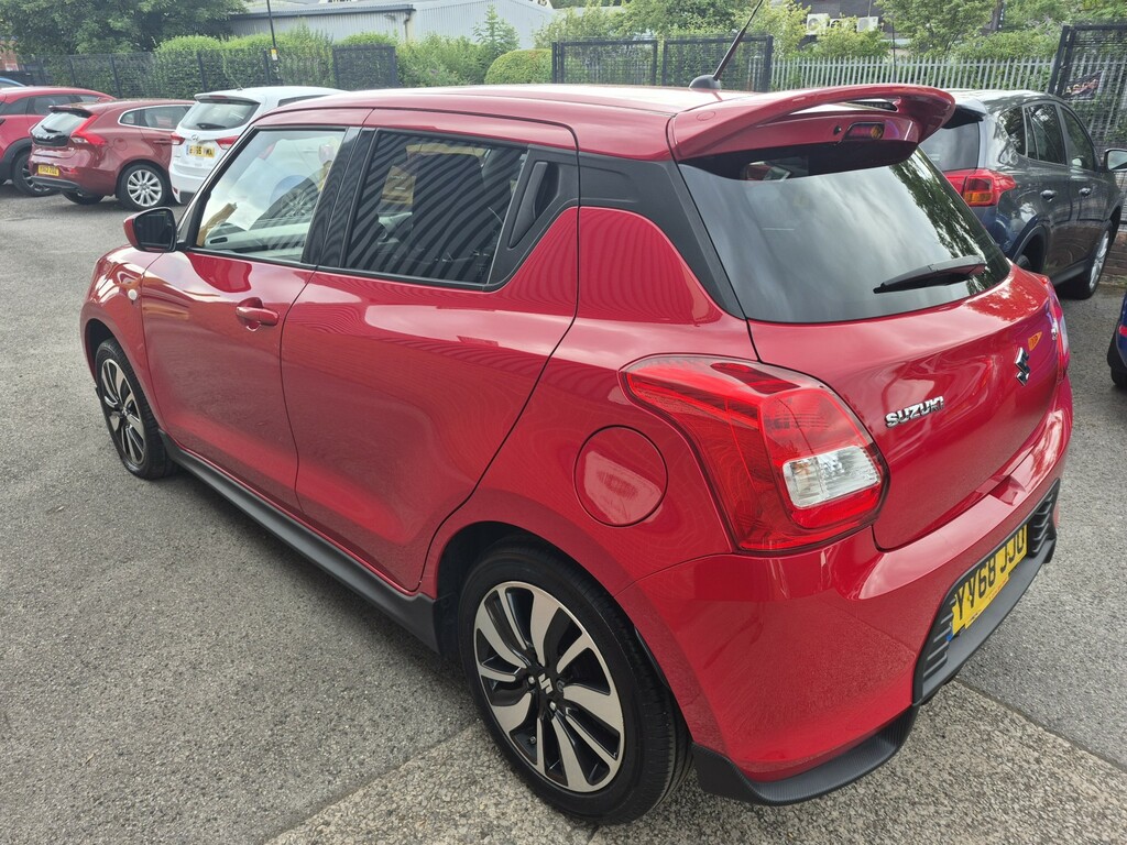 Suzuki Swift 1.2 Dualjet Attitude 2019 Red #4