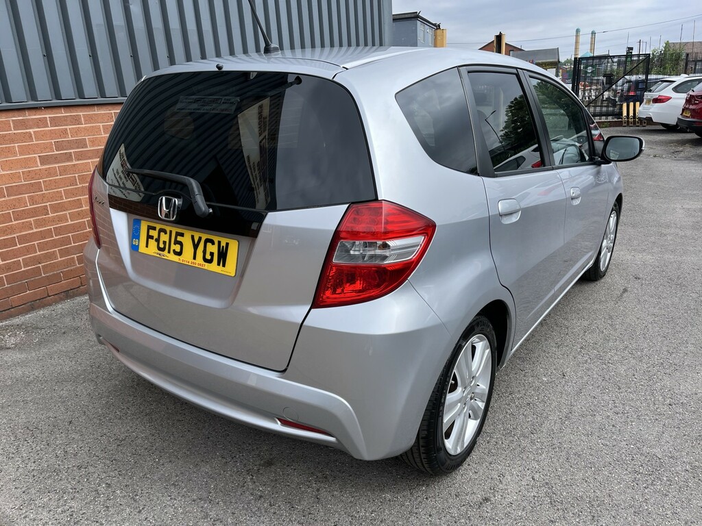 Honda Jazz 1.4 I-vtec Es Plus 2015 Silver #3