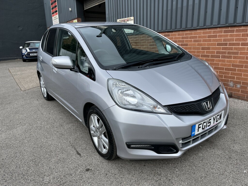 Honda Jazz 1.4 I-vtec Es Plus 2015 Silver