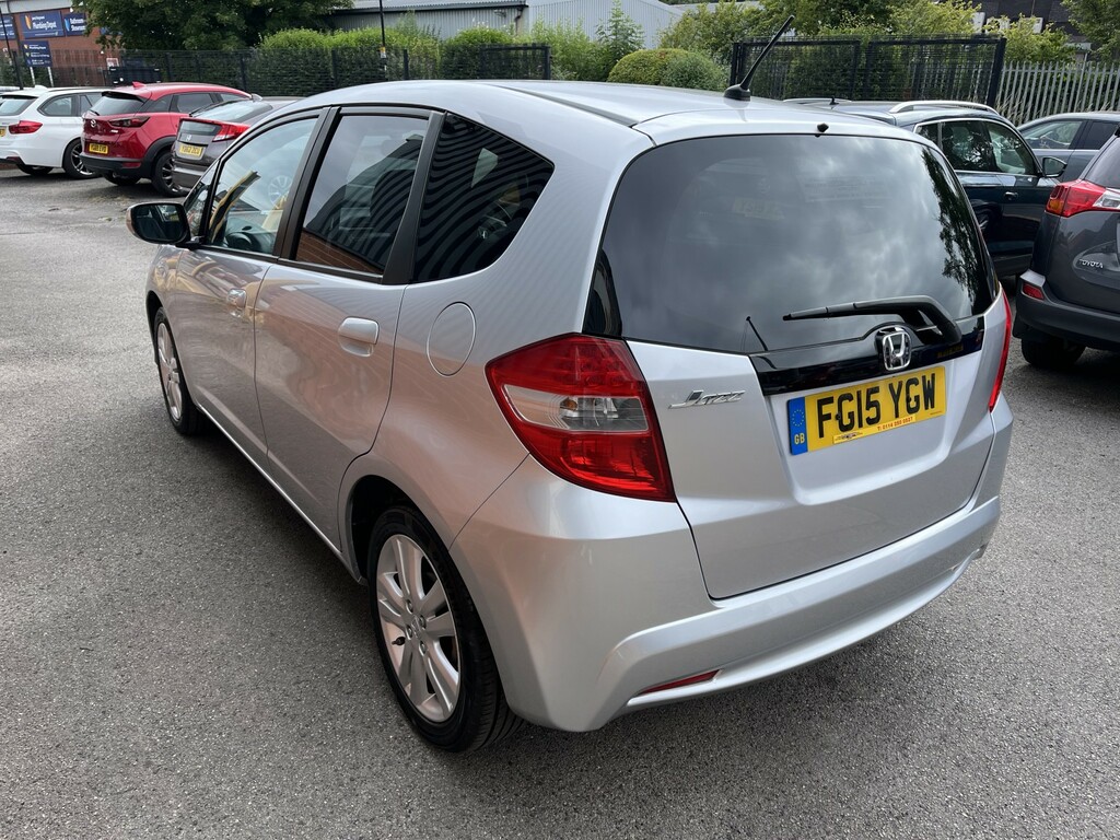 Honda Jazz 1.4 I-vtec Es Plus 2015 Silver #5