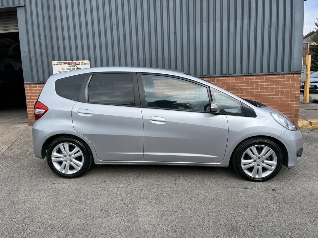 Honda Jazz 1.4 I-vtec Es Plus 2015 Silver #2