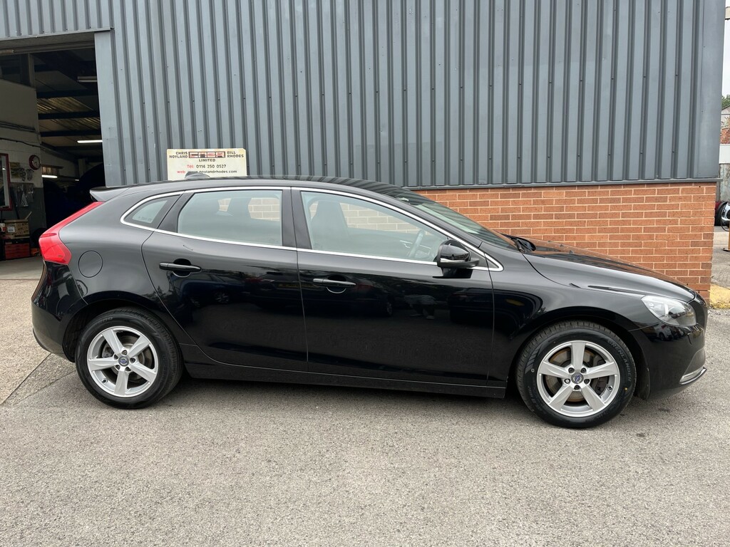 Volvo V40 2.0 Se D4 2015 YY65LRJ Black #2