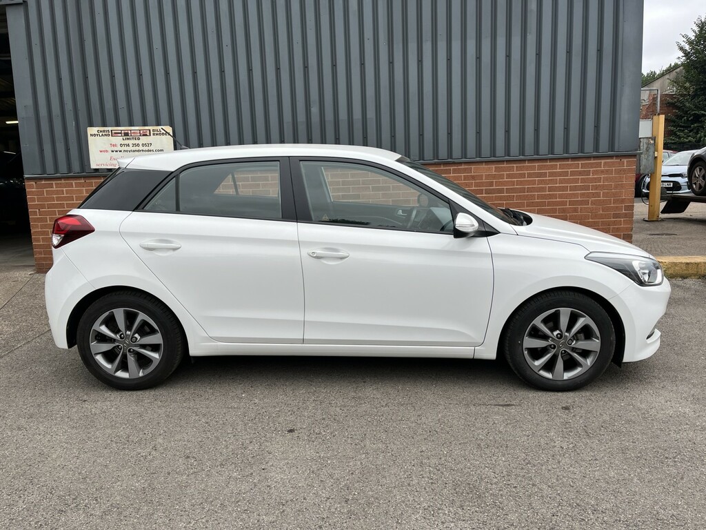 Hyundai I20 1.2 I20 Se 1.2 84Ps Bd 2016 White #2