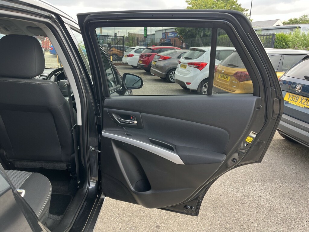 Suzuki SX4 S Cross Hatchback Silver #17