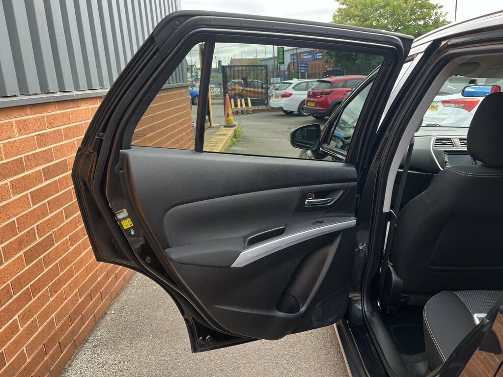 Suzuki SX4 S Cross Hatchback Silver #15