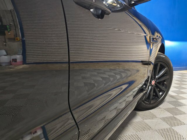 Jaguar F-Pace D240 Chequered Flag Suv KR70HBJ Black #6