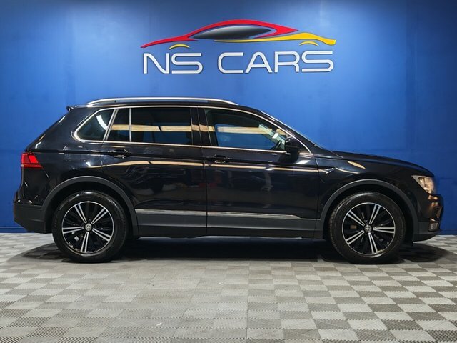 Volkswagen Tiguan Tsi Se Navigation Suv SG67WTT Black #3