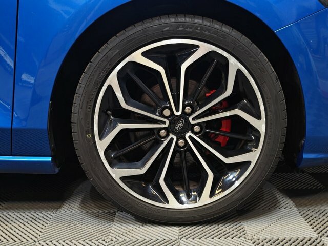 Ford Focus Ecoboost St-line X Hatchback Blue #4