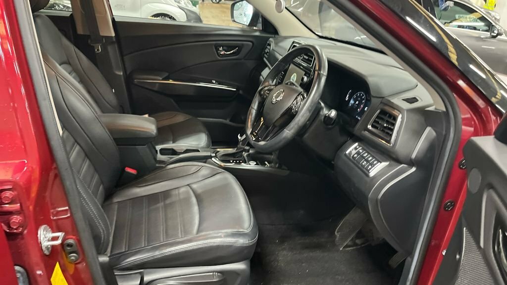 SsangYong Tivoli 1.5P Ultimate Red #9