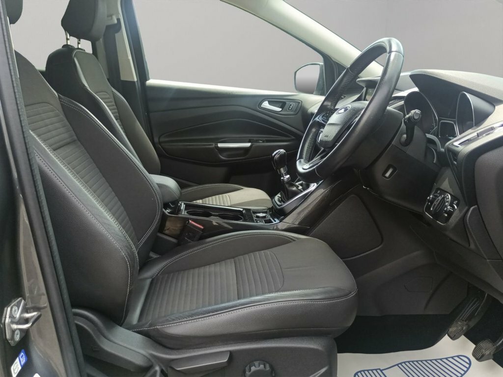 Ford Kuga 1.5 Tdci Titanium Suv Euro 6 S MD67CLZ Grey #4