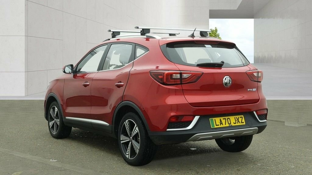 MG ZS 44.5Kwh Exclusive Suv 143 Ps Red #4