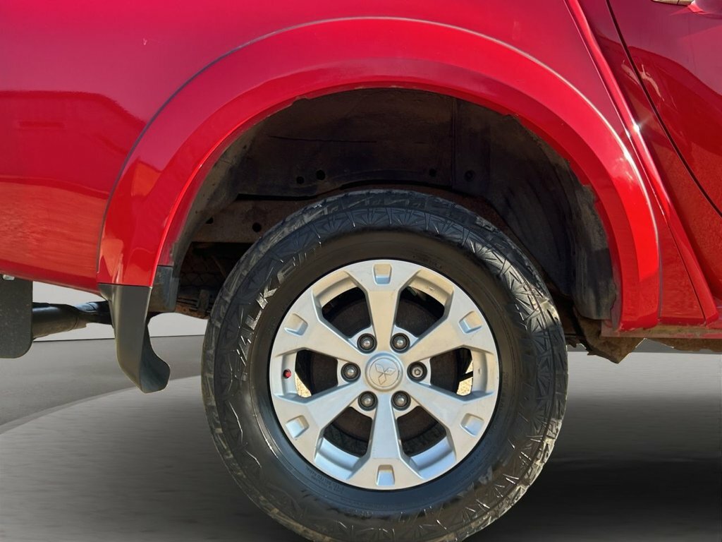 Mitsubishi L200 #28
