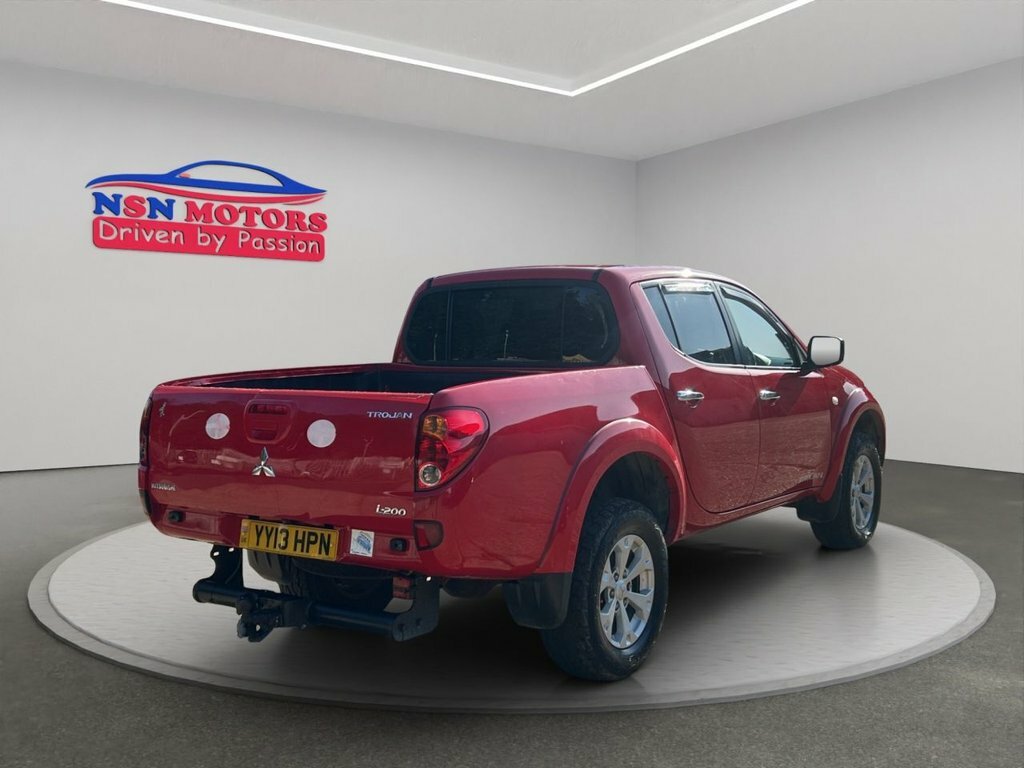 Mitsubishi L200 #10