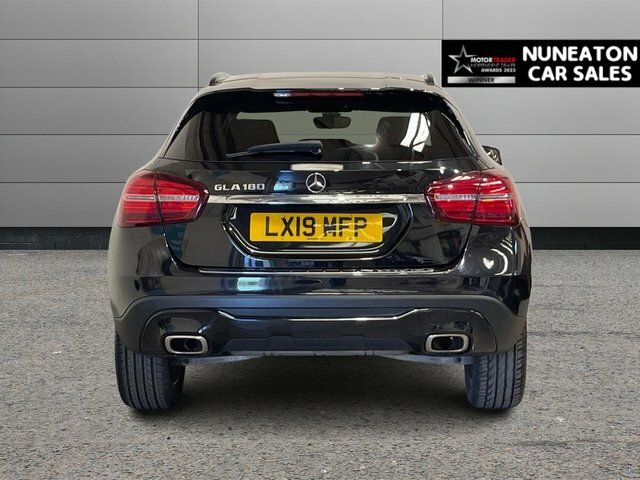 Mercedes-Benz GLA Class 1.6 Gla180 Urban Edition Suv 7G-dct Eur LX19MFP Black #4