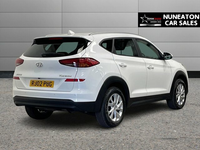 Hyundai Tucson 1.6 Gdi Se Nav Suv Euro 6 Ss RJ02PUG White #3