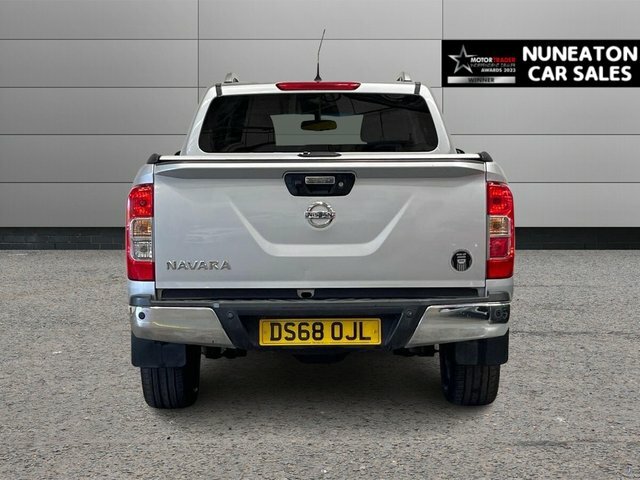 Nissan Navara 2.3 Dci Tekna Pickup Double Cab Silver #4