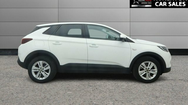 Vauxhall Grandland X 1.2 Turbo Gpf Se Suv Euro 6 Ss SV70WNX White #2