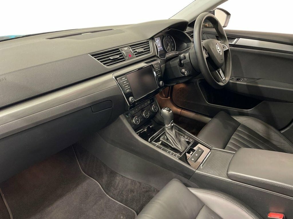 Skoda Superb 2017 2.0 Tdi Scr 190Ps Sportline Dsg Estate Silver #41