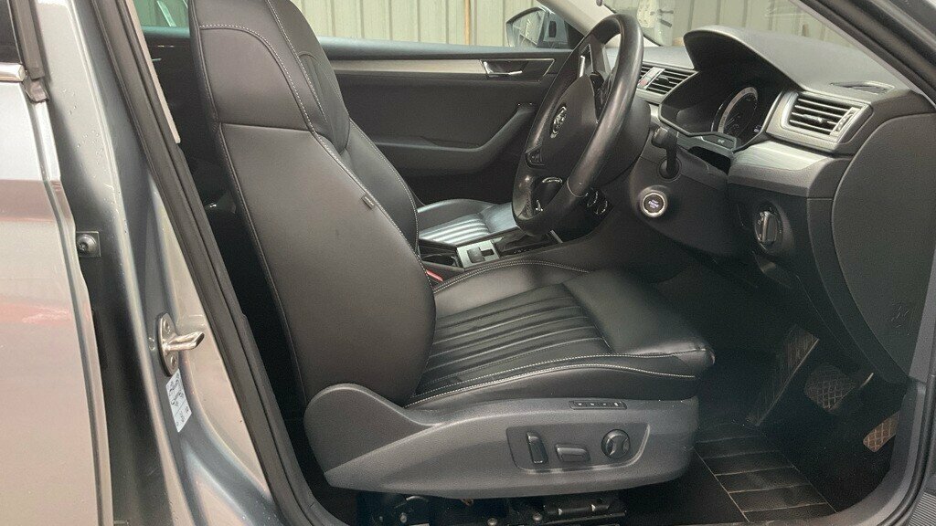 Skoda Superb 1.4 Tsi Iv 13Kwh Se L Estate Plug-in Hy Blue #24