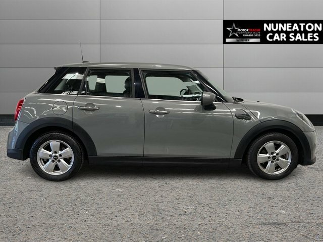 Mini Hatch 1.5 Cooper Classic Hatchback Steptronic YE21VOD Grey #2