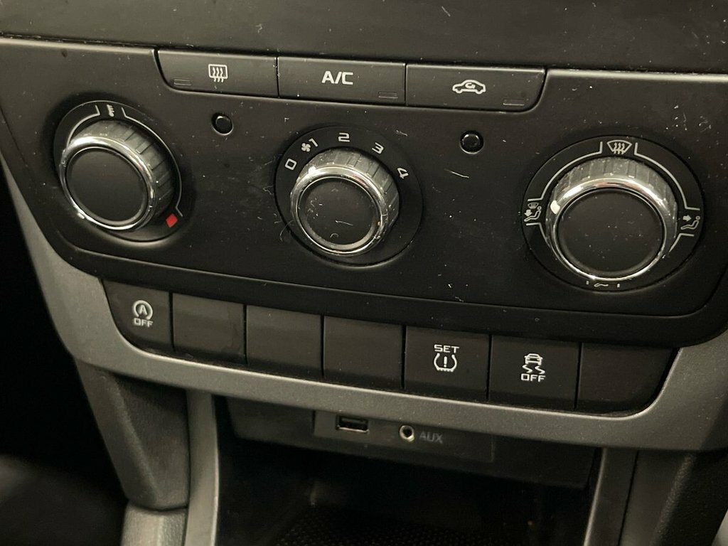 Skoda Yeti Hatchback Blue #37