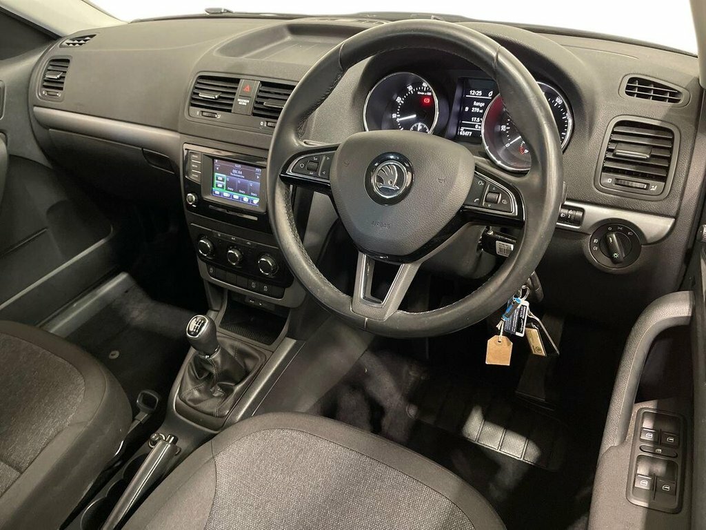 Skoda Yeti Hatchback Blue #31