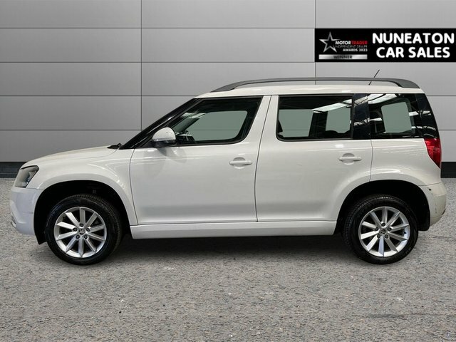 Skoda Yeti 1.2 Tsi S Suv Euro 6 Ss 110 White #5