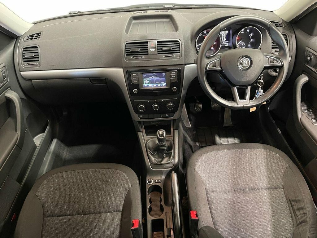 Skoda Yeti Hatchback Blue #32