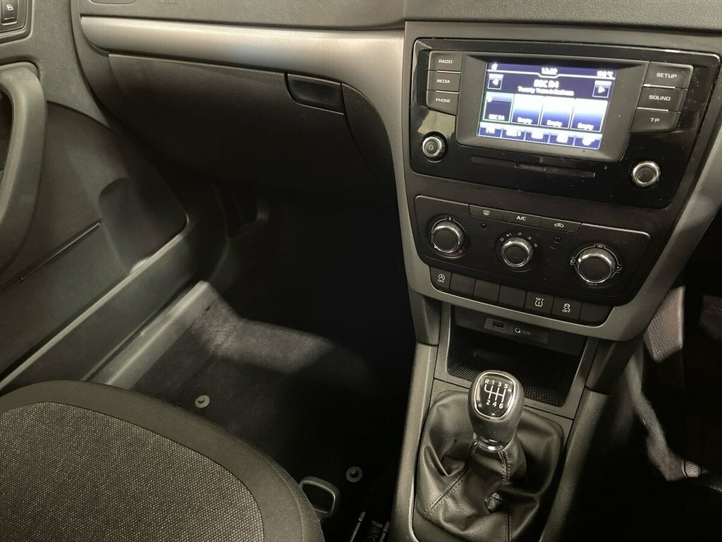 Skoda Yeti Hatchback Blue #36