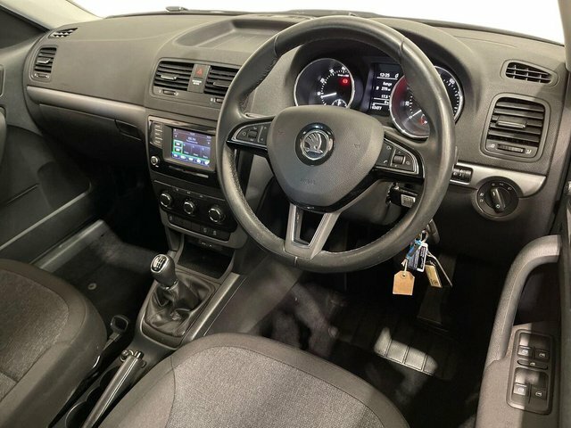 Skoda Yeti Hatchback Blue #8