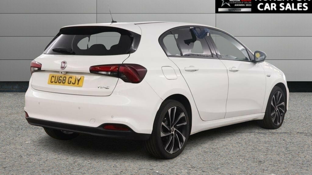 Fiat Tipo 1.6 Multijet Lounge Black #16