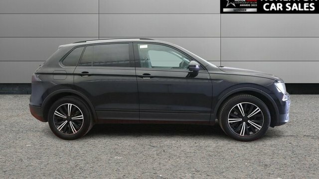 Volkswagen Tiguan 2.0 Tdi Se Navigation Suv Dsg Euro 6 S Black #2