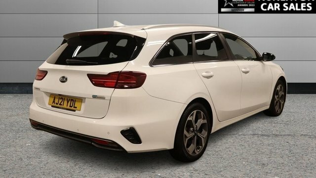 Kia Ceed 1.6 Crdi Mhev 3 Sportswagon Hybrid Dct White #3