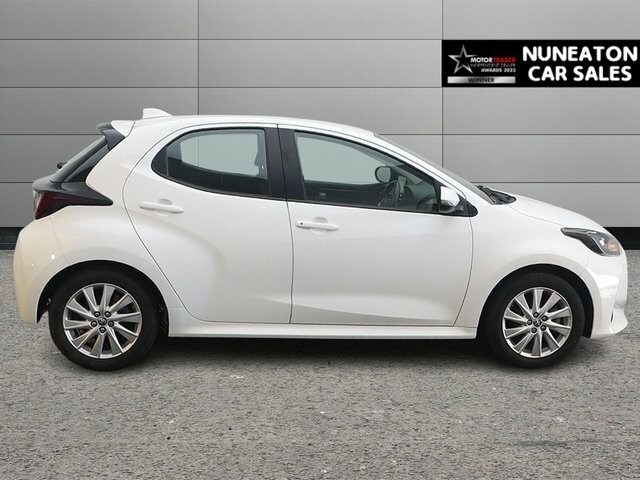 Toyota Yaris 1.5 Vvt-h Icon Hatchback Hybrid E-cvt E White #2