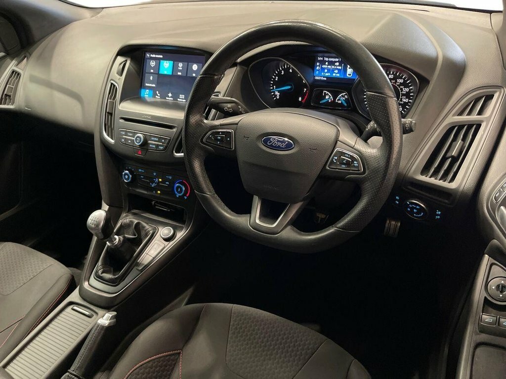 Ford Focus 1.0T Ecoboost Titanium Euro 6 Ss Black #34
