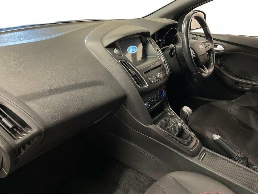Ford Focus 1.0T Ecoboost Titanium Euro 6 Ss Black #38