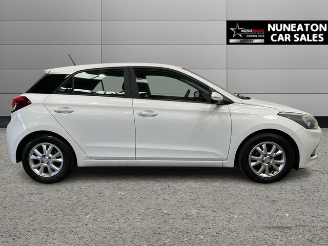 Hyundai I20 1.2 Se Hatchback Euro 6 84 Ps White #2