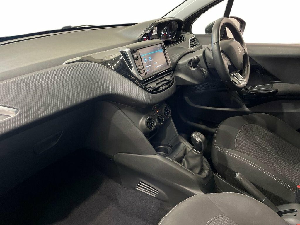 Peugeot 208 1.5 Bluehdi 100 Bhp Tech Edition  #37