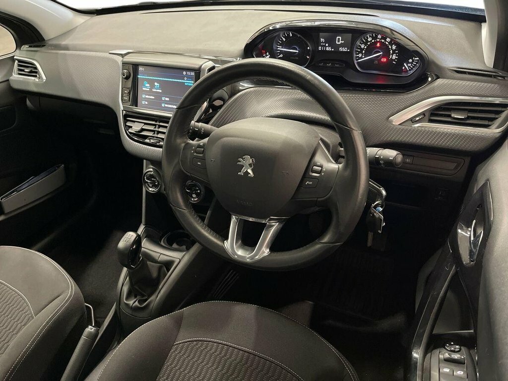 Peugeot 208 1.5 Bluehdi 100 Bhp Tech Edition  #33
