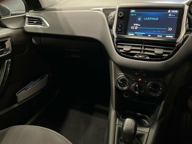 Peugeot 208 1.5 Bluehdi 100 Bhp Tech Edition  #14