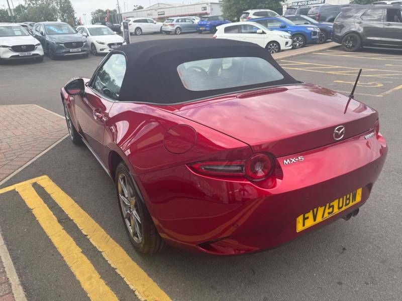 Mazda MX-5 1.5 Skyactiv-g Exclusive-line Roadster Red #5