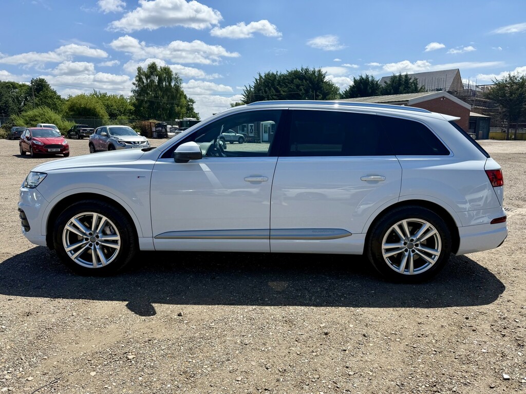 Audi Q7 3.0 Tdi V6 S Line 2015 EO65NLJ White #4