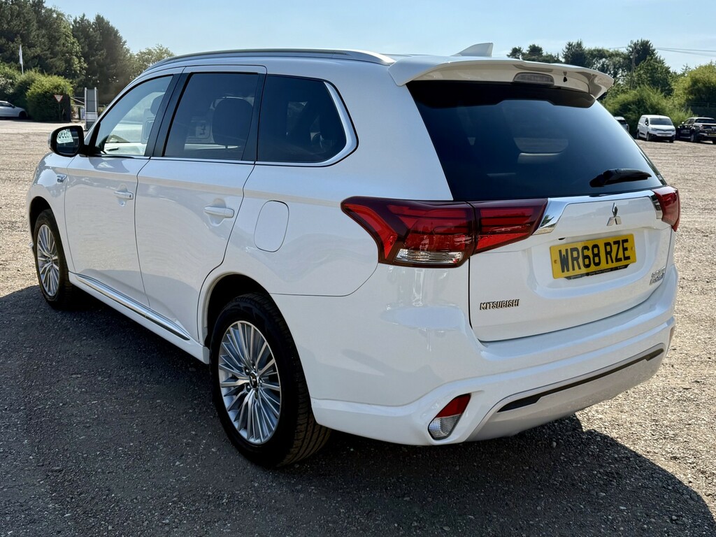 Mitsubishi Outlander 2.4 H Twinmotor 13.8Kwh 4H White #5
