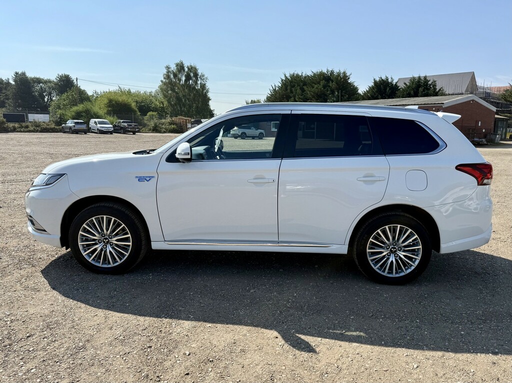 Mitsubishi Outlander 2.4 H Twinmotor 13.8Kwh 4H White #4