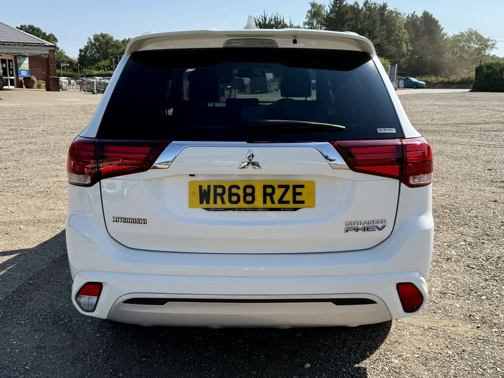 Mitsubishi Outlander 2.4 H Twinmotor 13.8Kwh 4H White #6