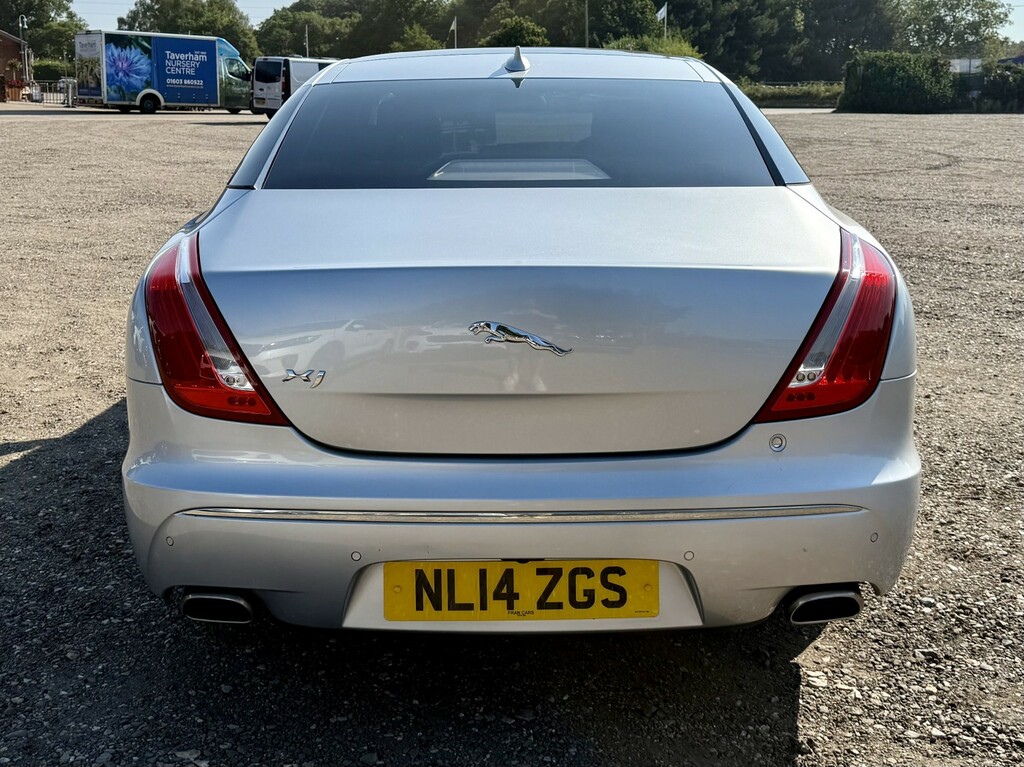 Jaguar XJ 3.0 D V6 Portfolio Silver #6